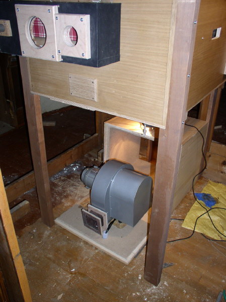 Ventil�tor pod m�chem.